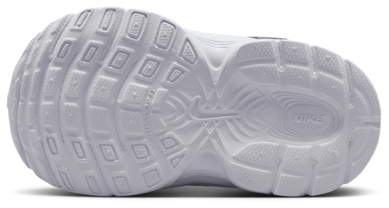 Nike V5 RNR Image 5 of 7. Tap to open photo gallery.