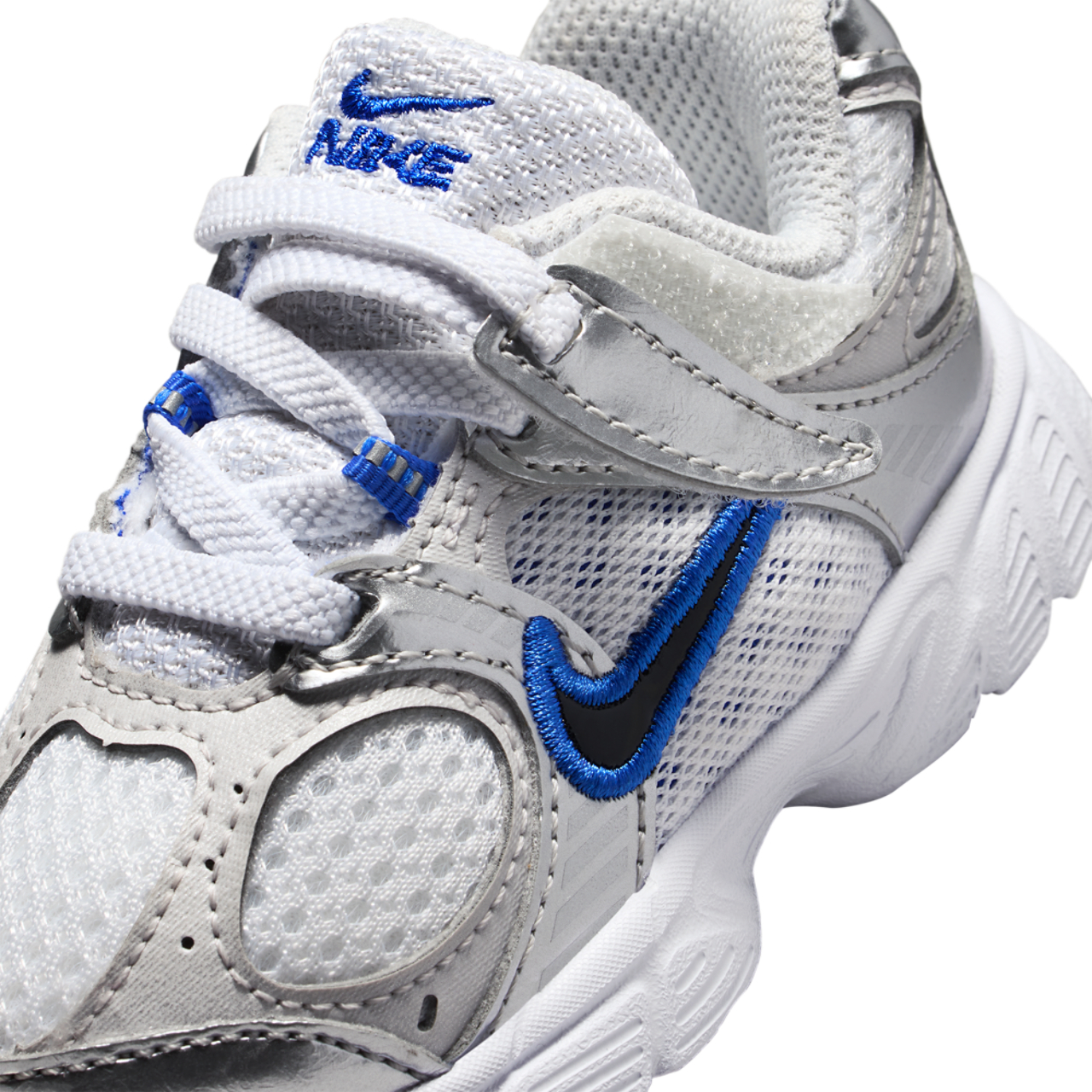 Nike V5 RNR Image 7 of 7. Tap to open photo gallery.