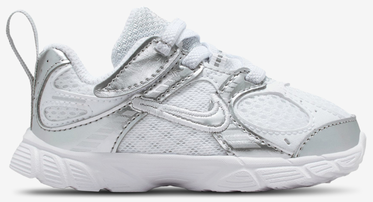 Nike V5 RNR Image 1 of 5. Tap to open photo gallery.