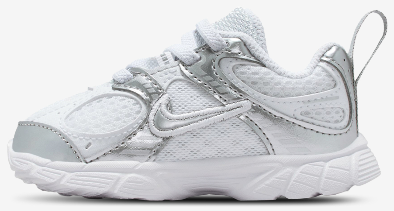 Nike V5 RNR Image 2 of 5. Tap to open photo gallery.