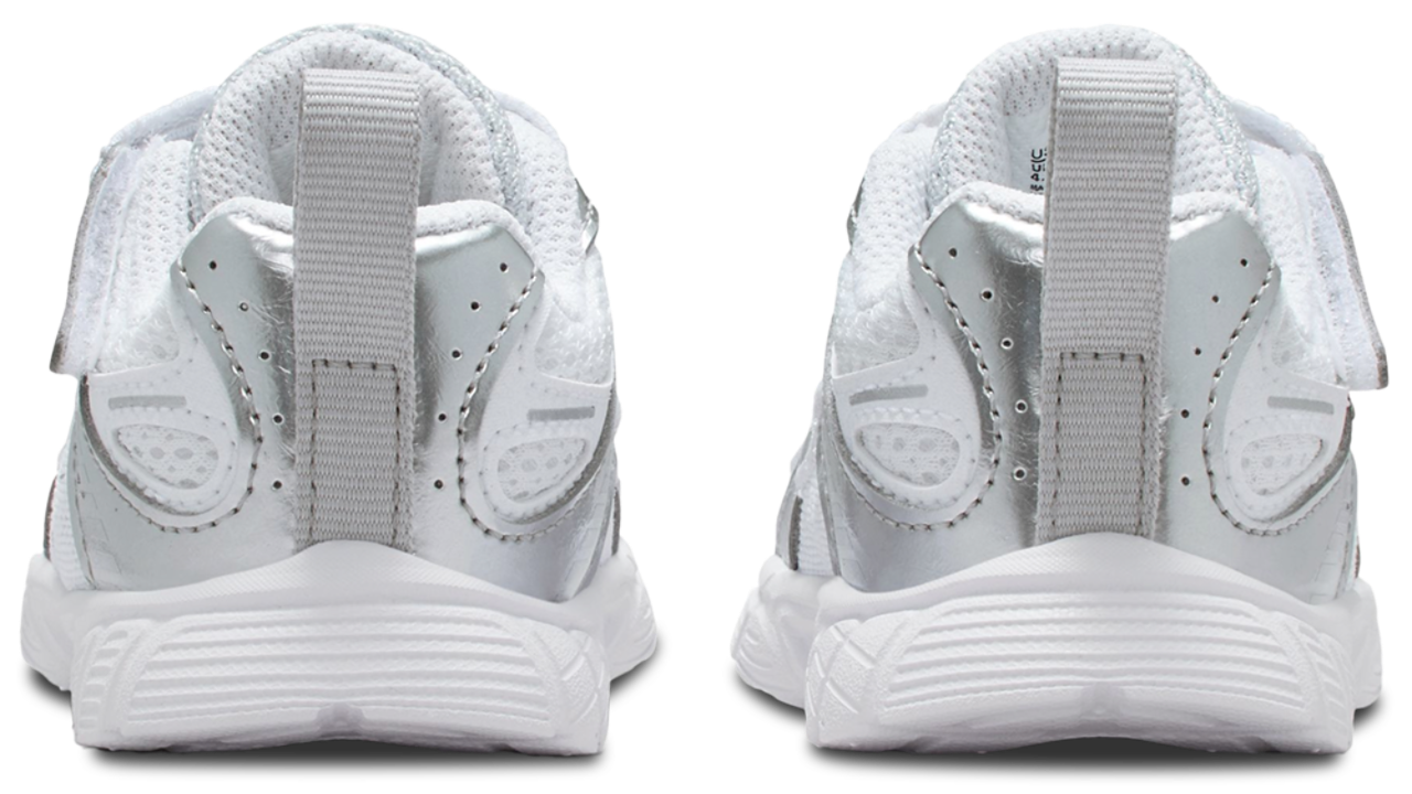Nike V5 RNR Image 3 of 5. Tap to open photo gallery.