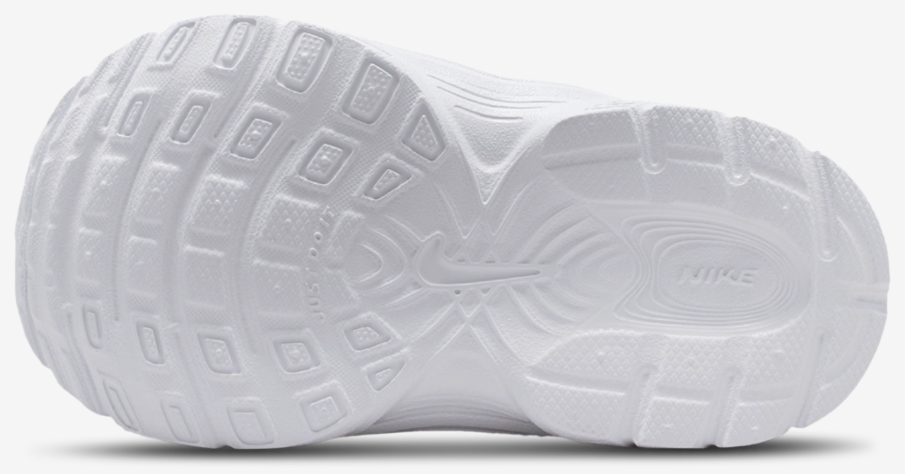 Nike V5 RNR Image 5 of 5. Tap to open photo gallery.