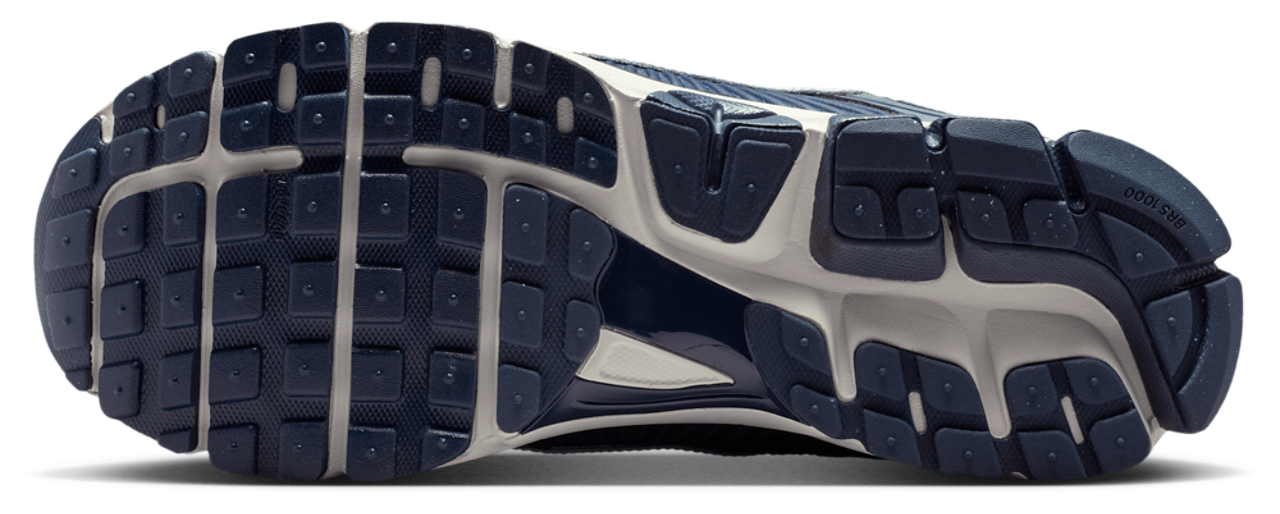 Nike Zoom Vomero 5 SE Image 5 of 5. Tap to open photo gallery.