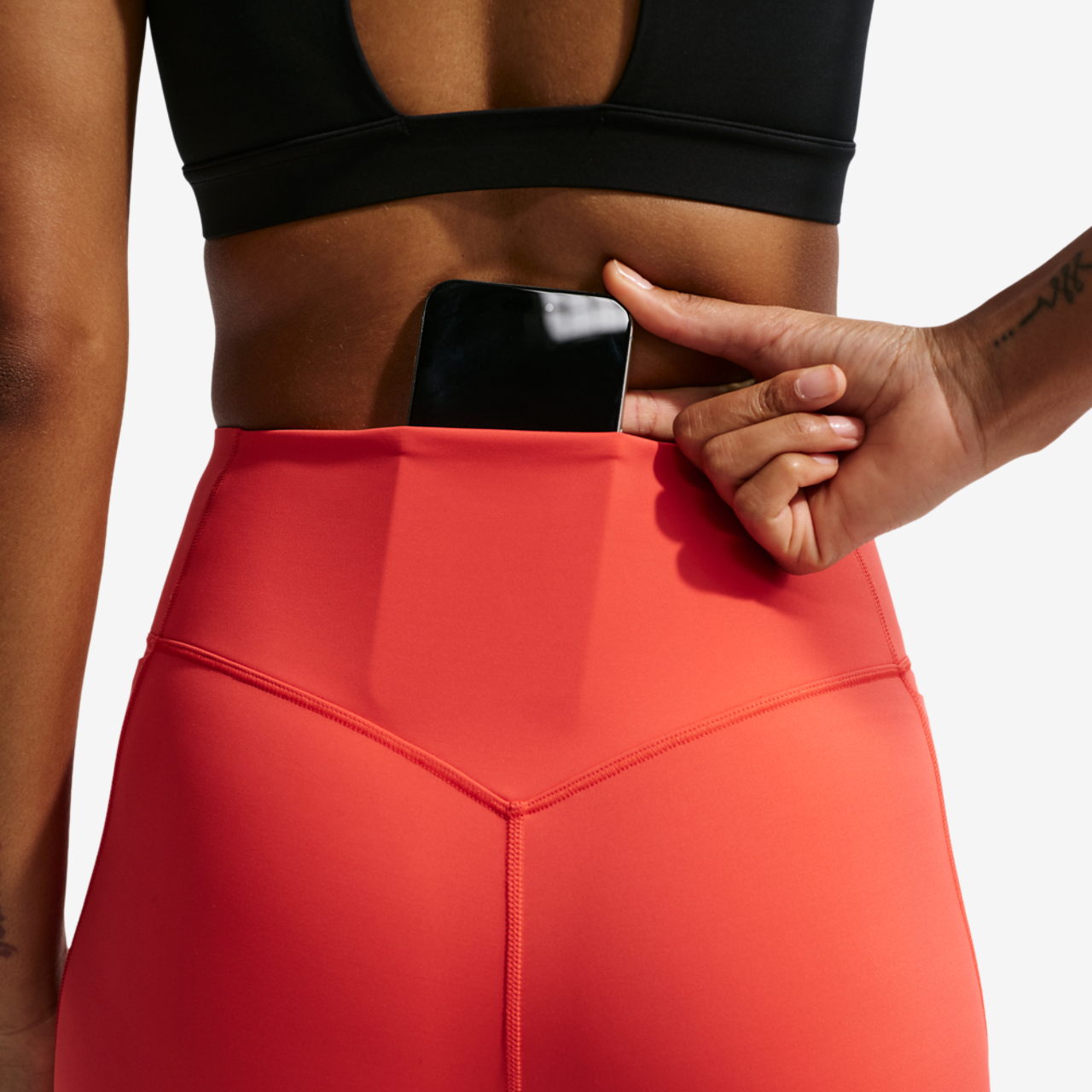 Nike Drifit Universal HR 7/8 Pocket Tight Image 4 of 8. Tap to open photo gallery.