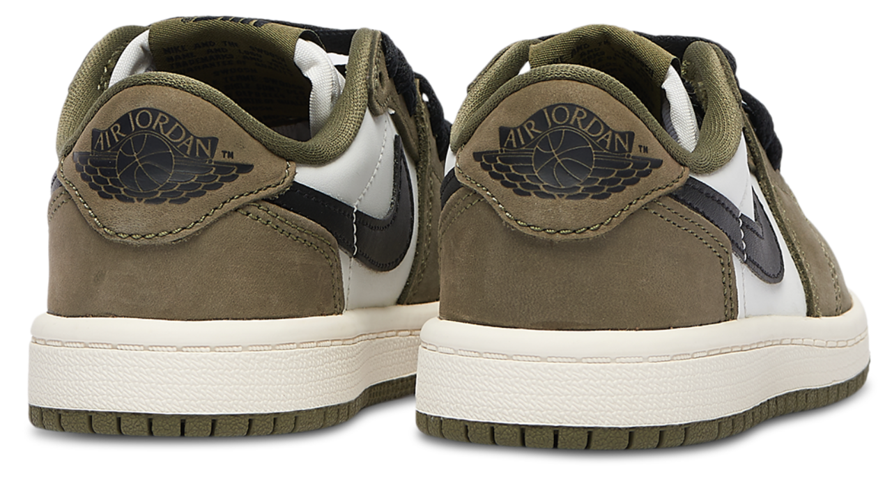 Jordan Retro 1 Low Image 3 of 5. Tap to open photo gallery.