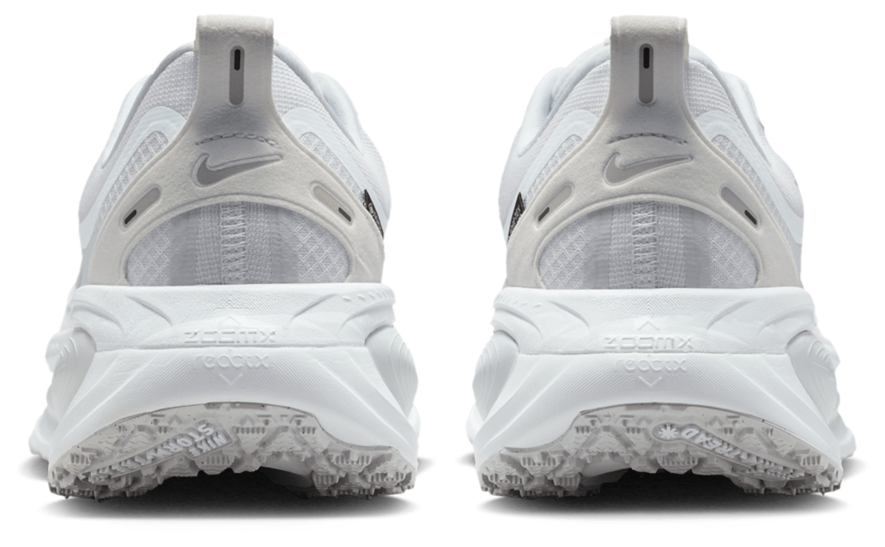 Nike Vomero 18 GTX Image 3 of 5. Tap to open photo gallery.