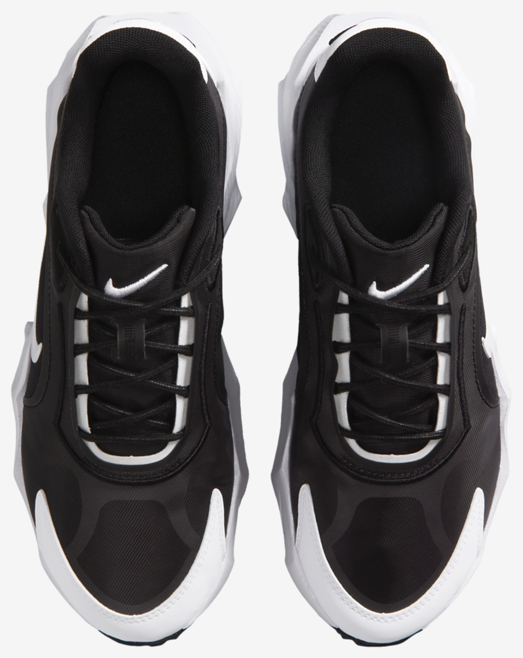 Nike Aura Edge Image 4 of 5. Tap to open photo gallery.