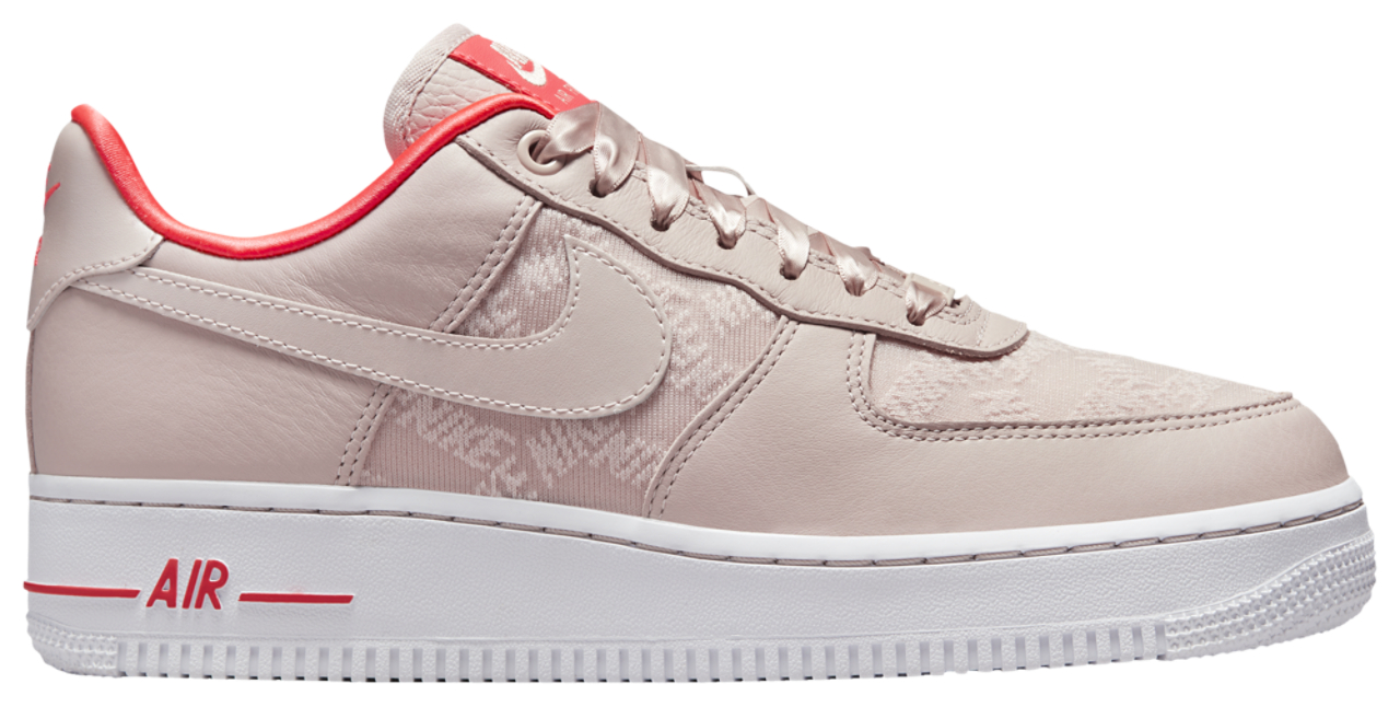 Nike Air Force 1 '07 Image 1 of 5. Tap to open photo gallery.