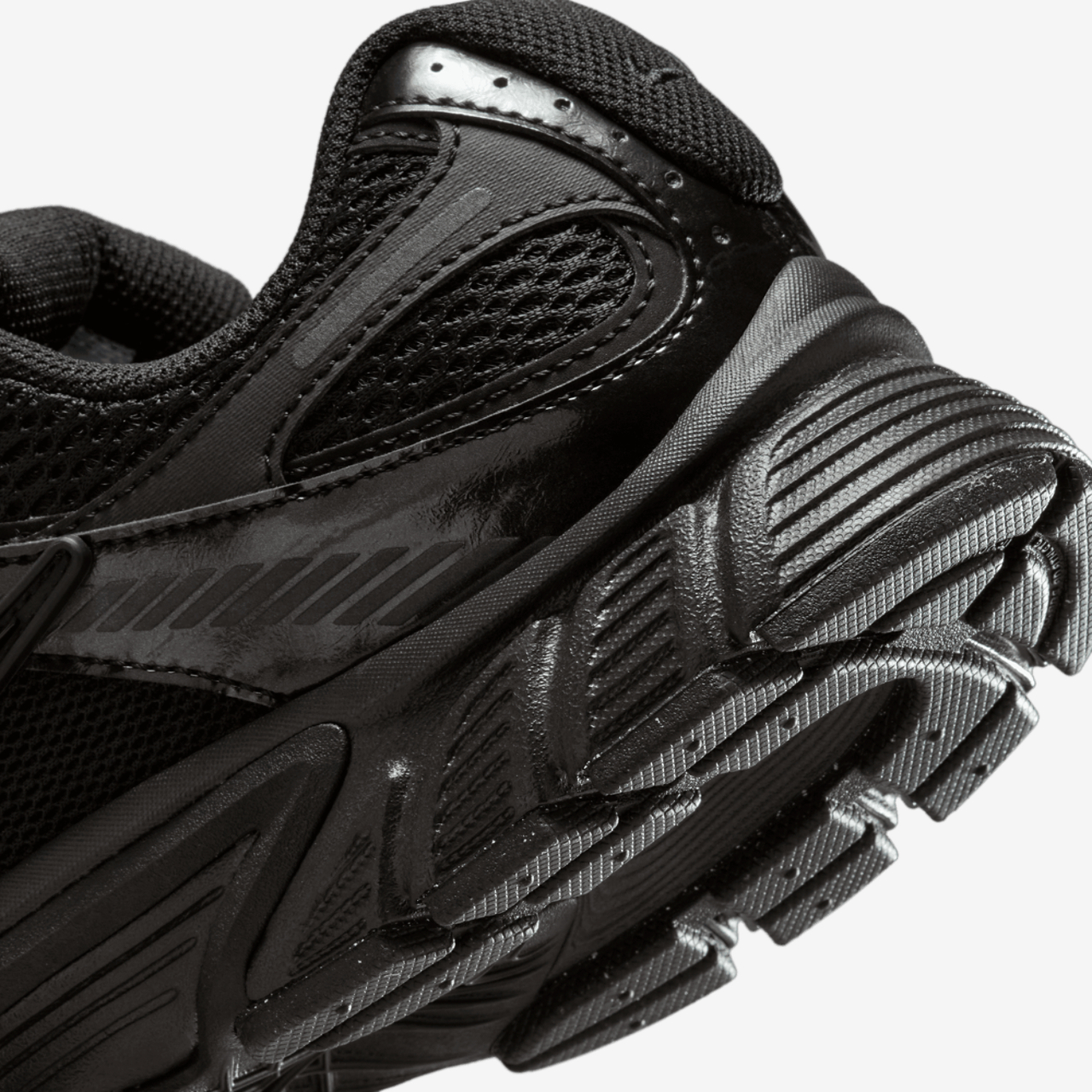 Nike V5 RNR Image 8 of 8. Tap to open photo gallery.
