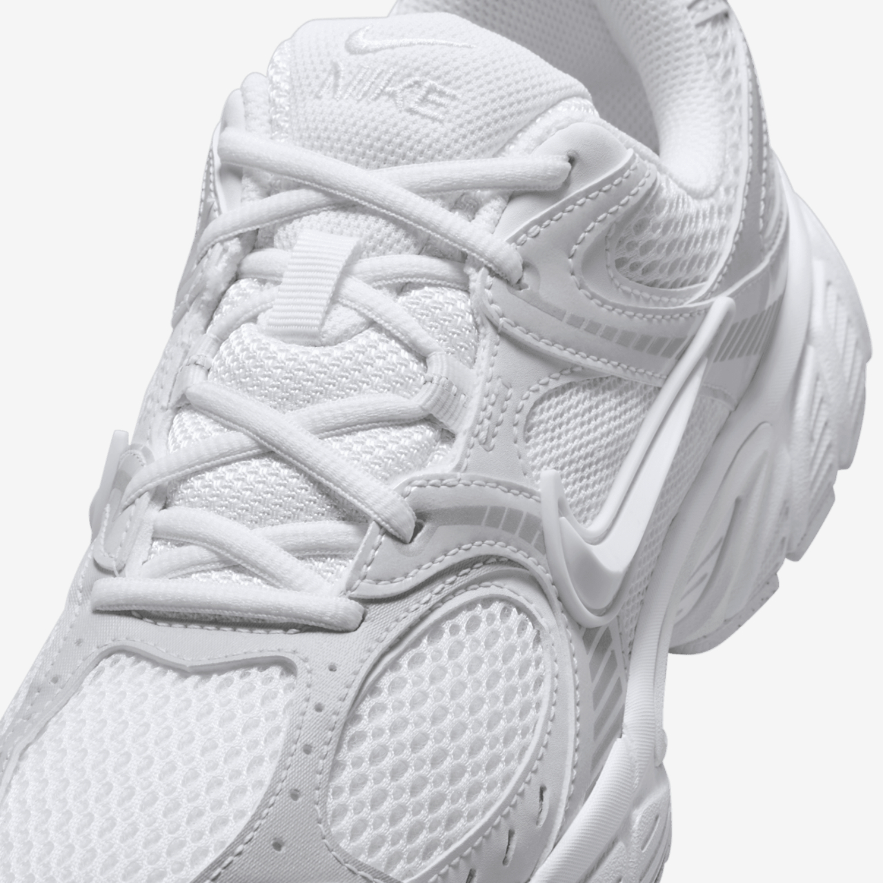 Nike V5 RNR Image 7 of 8. Tap to open photo gallery.