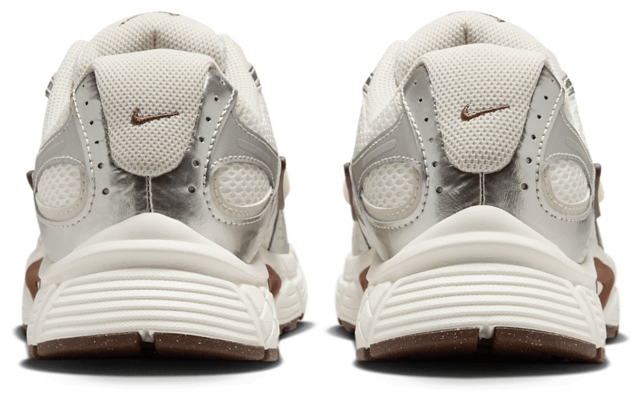 Nike V5 RNR Image 3 of 5. Tap to open photo gallery.