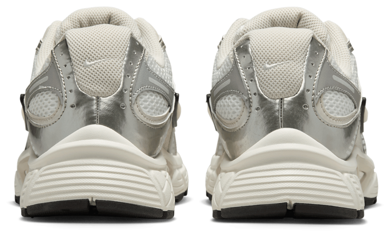 Nike V5 RNR Image 3 of 5. Tap to open photo gallery.