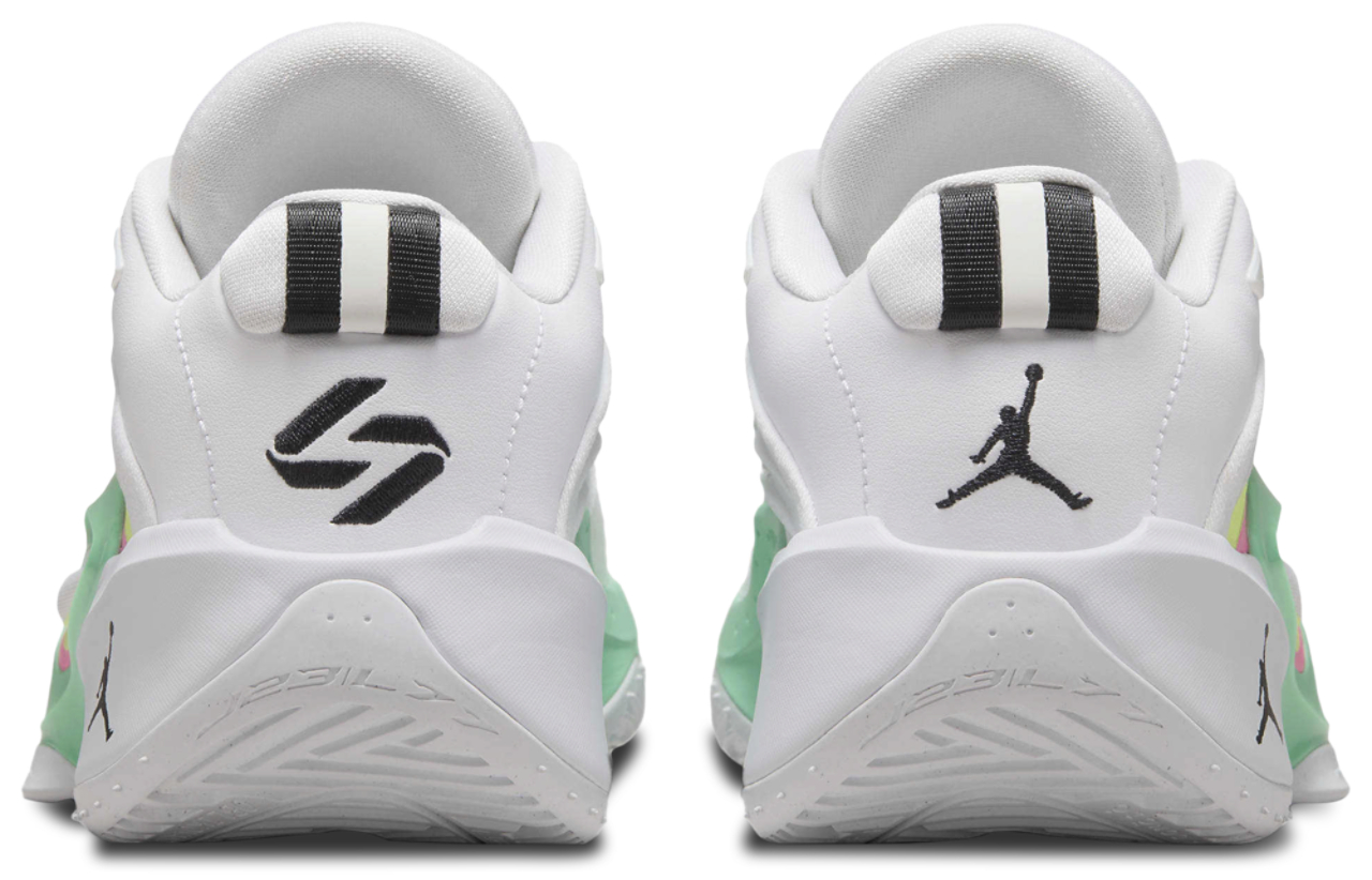 Jordan バスケットボールシューズ US 3.5 ルカ3 キッズ 22.5