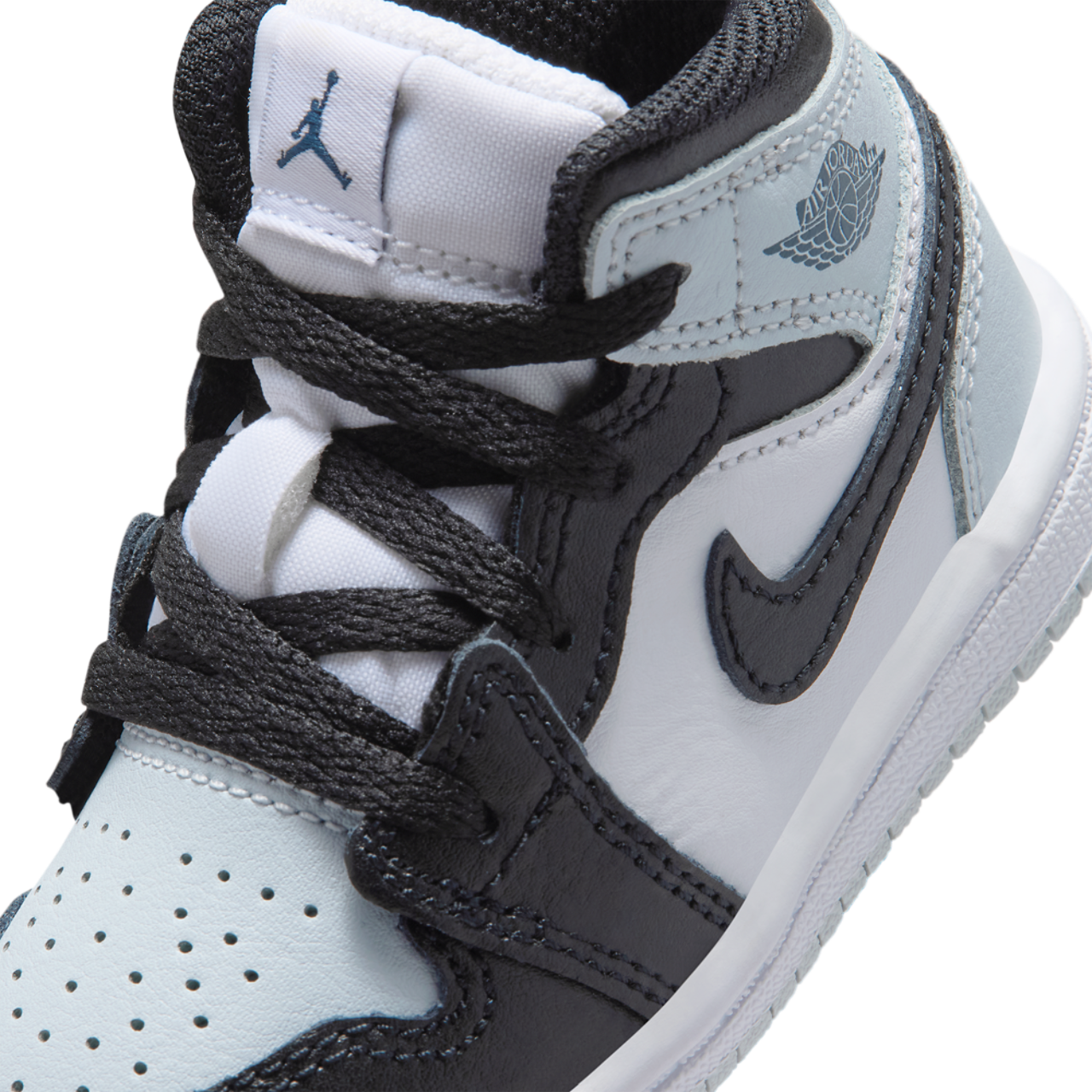 Jordan AJ 1 Mid Image 7 of 7. Tap to open photo gallery.