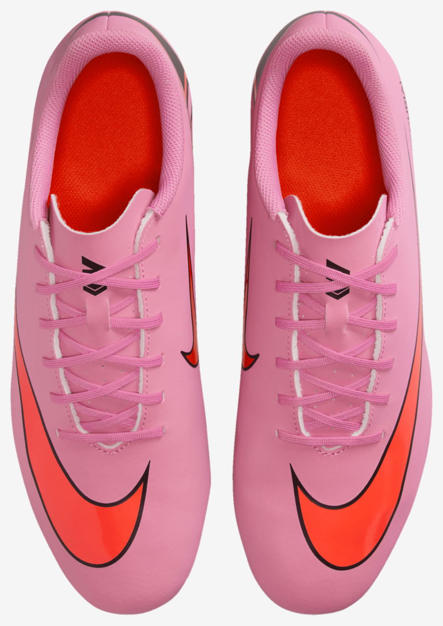 Nike Vapor 16 Club FG/MG Image 4 of 5. Tap to open photo gallery.