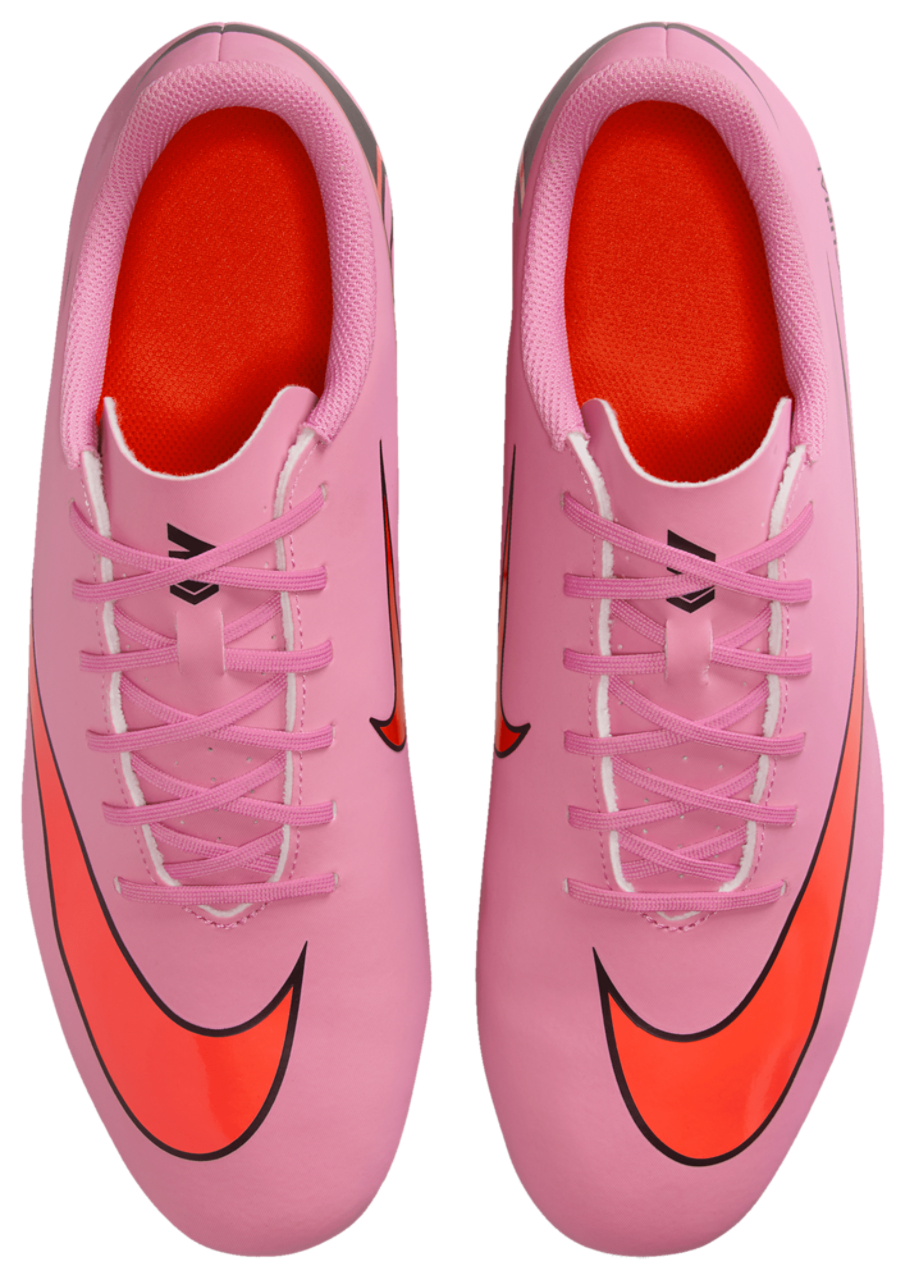 Nike Vapor 16 Club FG/MG Image 4 of 5. Tap to open photo gallery.