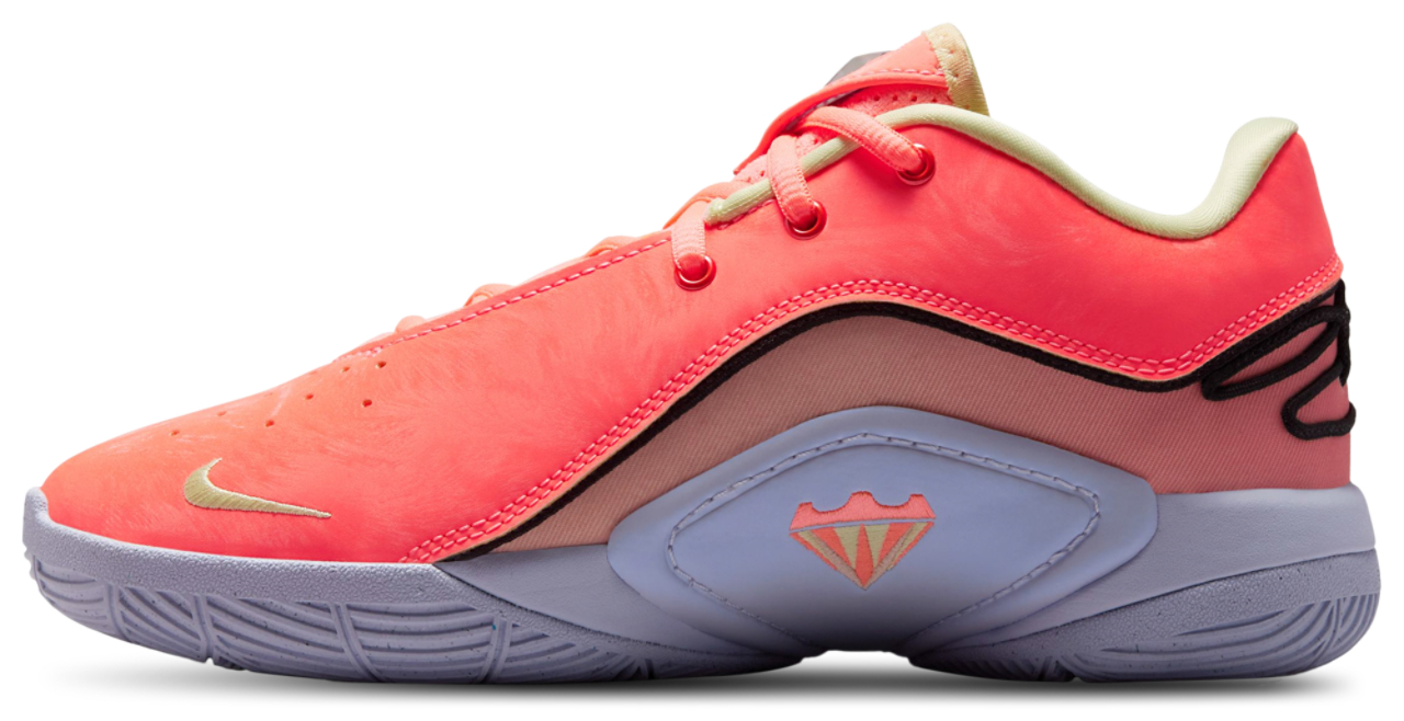 Nike LeBron XXII SE Image 2 of 5. Tap to open photo gallery.