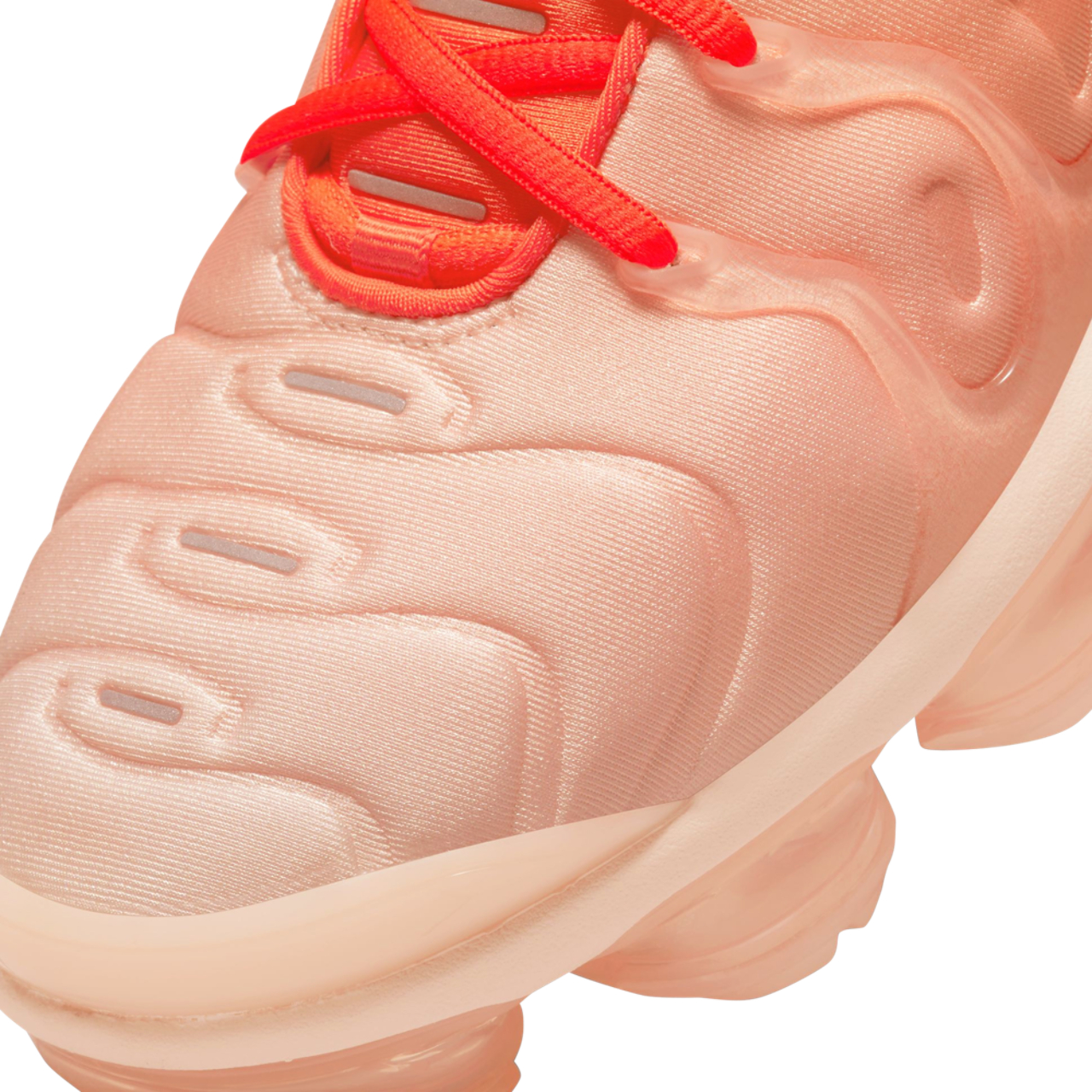 Nike Air Vapormax Plus Image 6 of 8. Tap to open photo gallery.