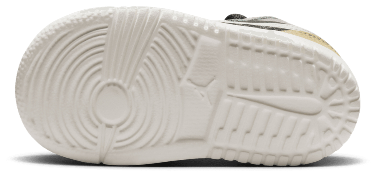 Jordan AJ 1 Low Alt SE Image 5 of 8. Tap to open photo gallery.