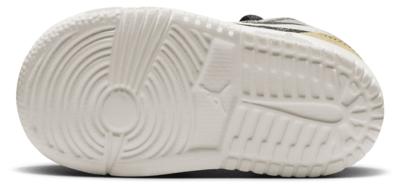 Jordan AJ 1 Low Alt SE Image 5 of 8. Tap to open photo gallery.