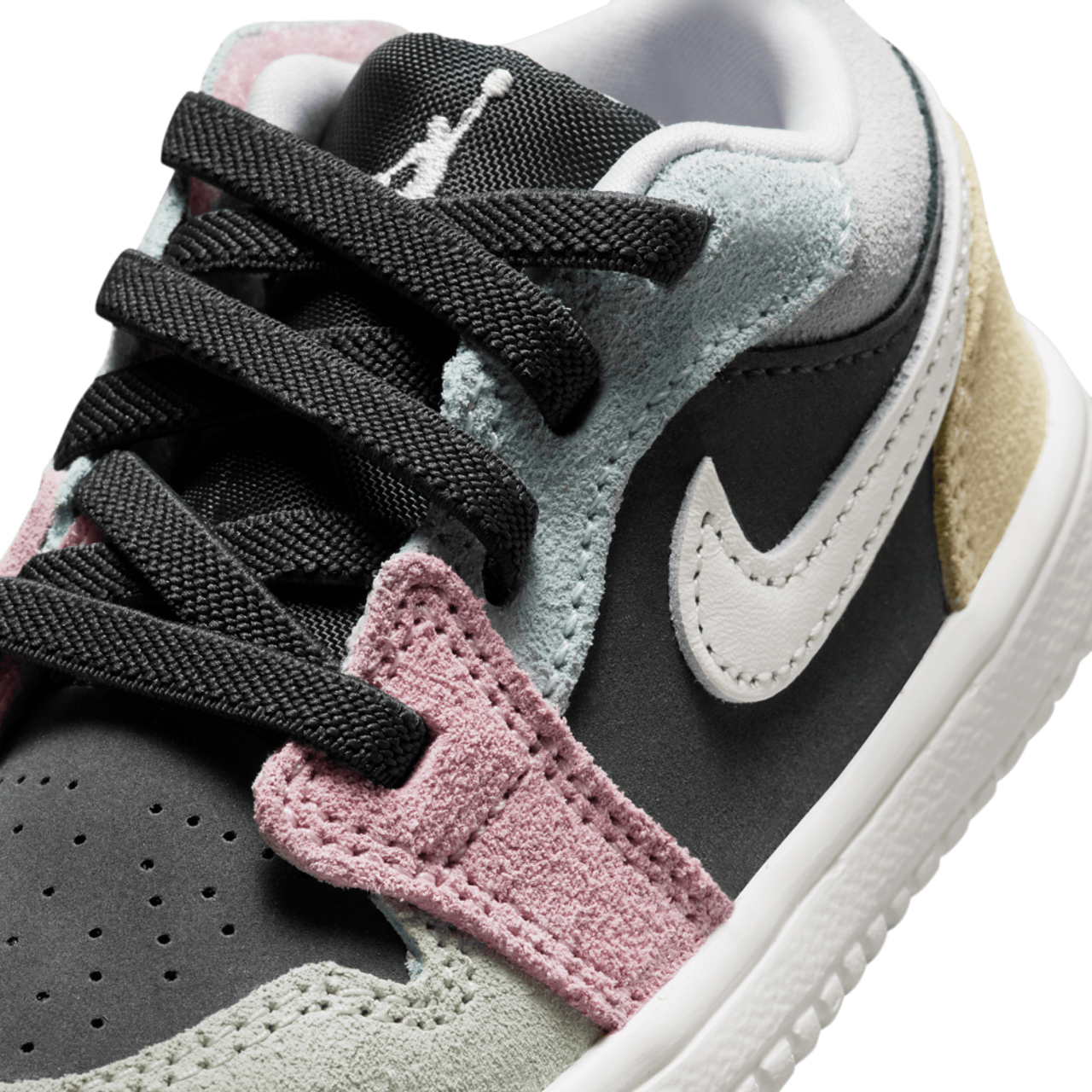 Jordan AJ 1 Low Alt SE Image 7 of 8. Tap to open photo gallery.
