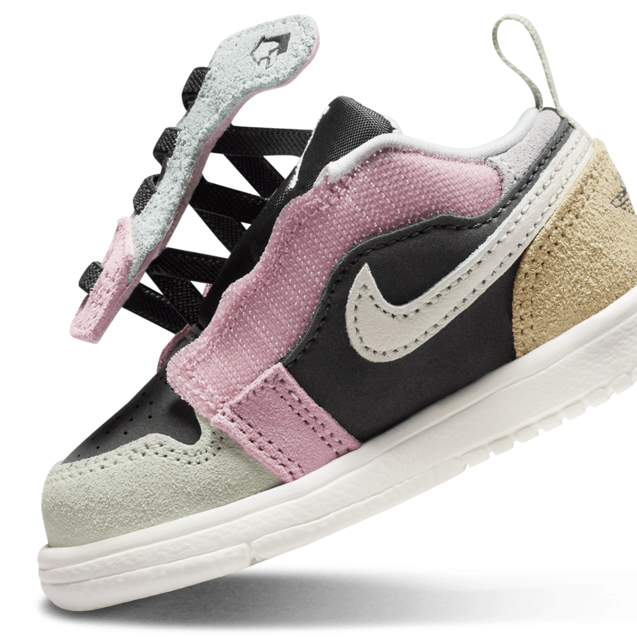 Jordan AJ 1 Low Alt SE Image 8 of 8. Tap to open photo gallery.