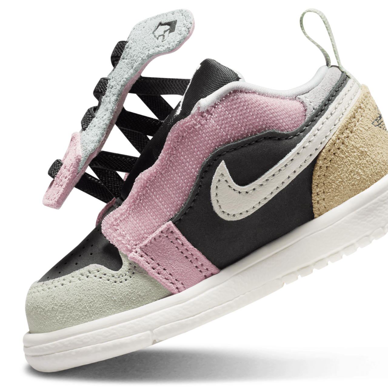 Jordan AJ 1 Low Alt SE Image 8 of 8. Tap to open photo gallery.