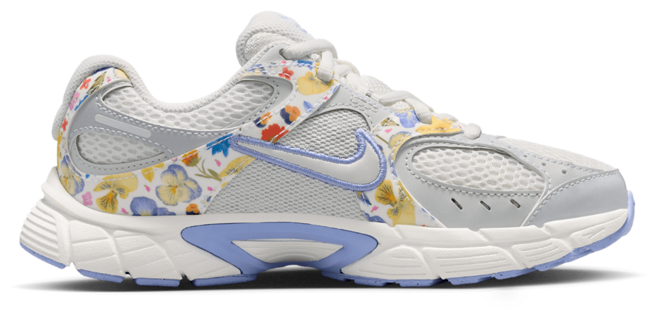Nike V5 RNR SE FL Image 1 of 5. Tap to open photo gallery.