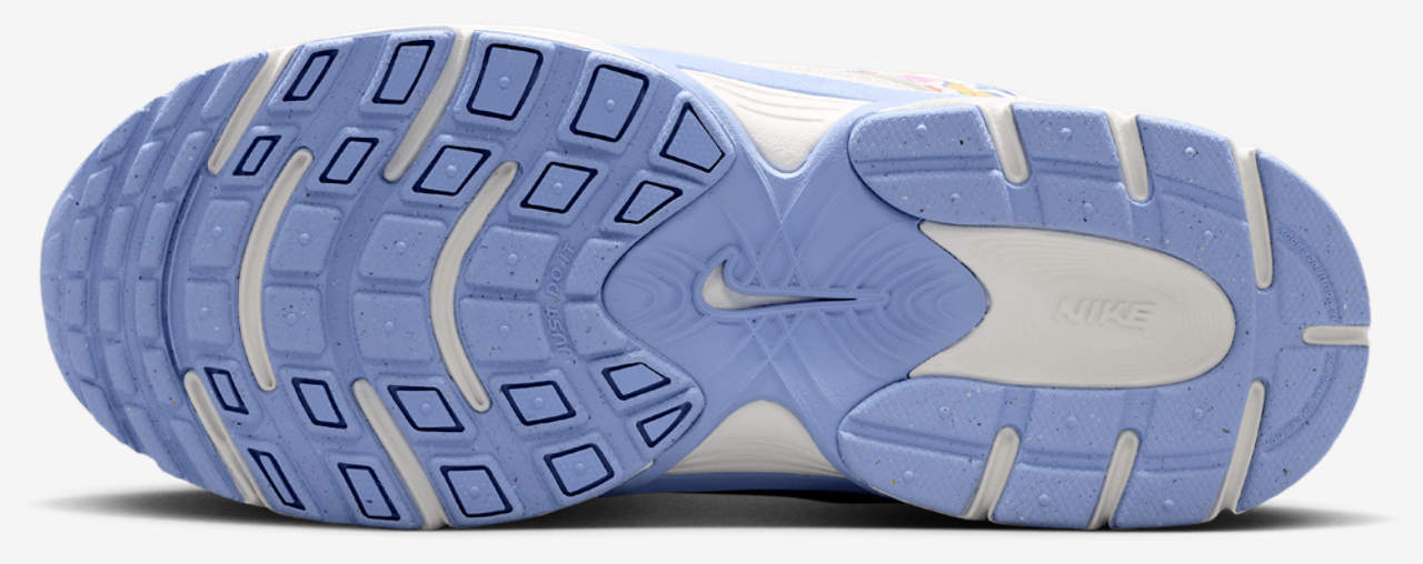 Nike V5 RNR SE FL Image 5 of 5. Tap to open photo gallery.