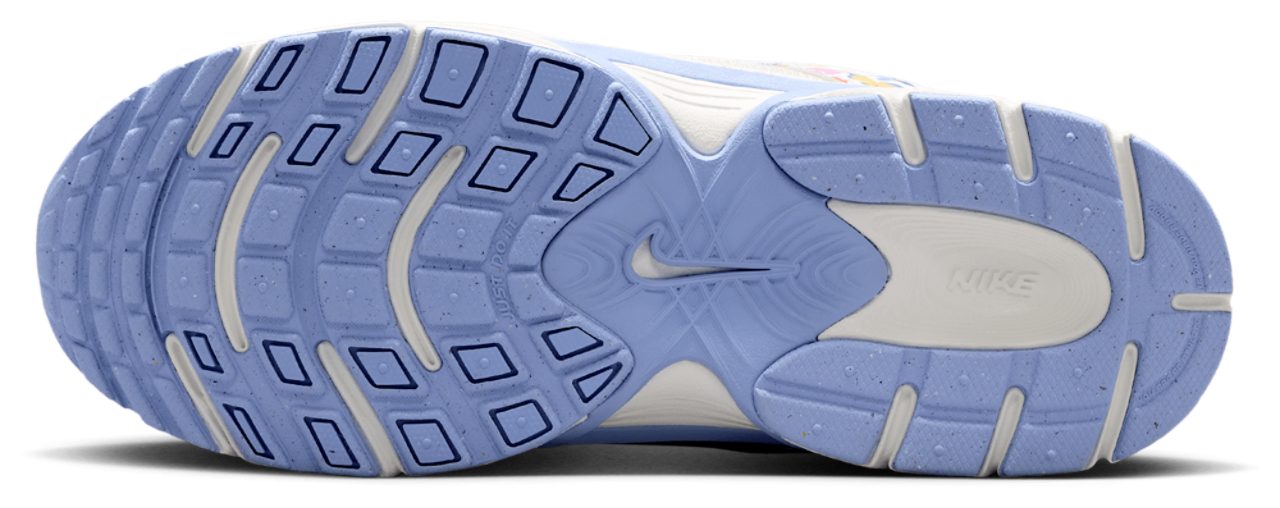 Nike V5 RNR SE FL Image 5 of 5. Tap to open photo gallery.