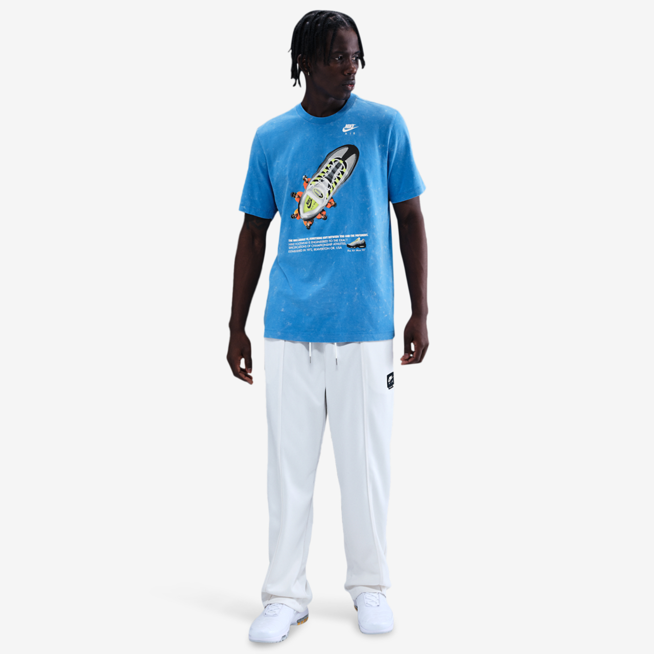 Nike NSW TEE OC MED GFX FW CULTUR Image 2 of 3. Tap to open photo gallery.