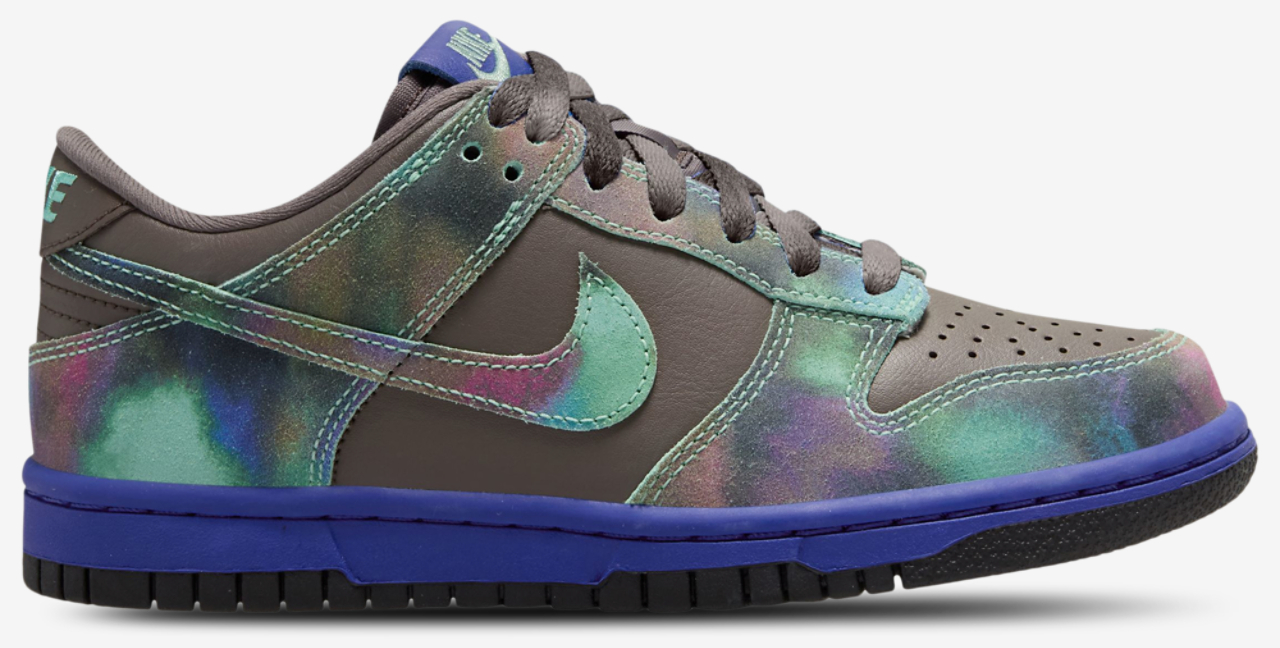 Nike Dunk Low SE Image 1 of 4. Tap to open photo gallery.