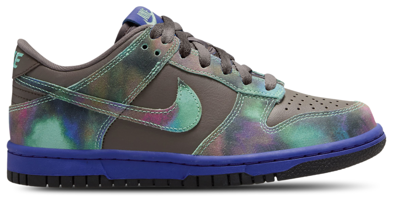 Nike Dunk Low SE Image 1 of 4. Tap to open photo gallery.