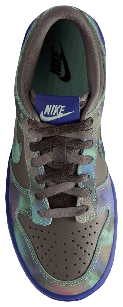 Nike Dunk Low SE Image 3 of 4. Tap to open photo gallery.