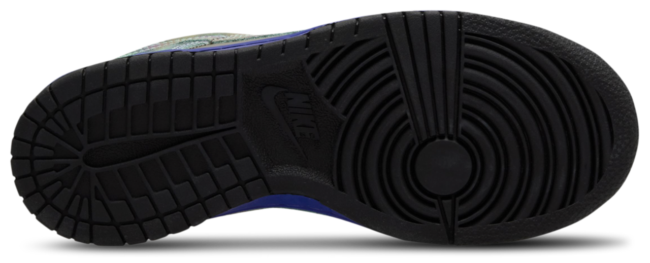 Nike Dunk Low SE Image 4 of 4. Tap to open photo gallery.