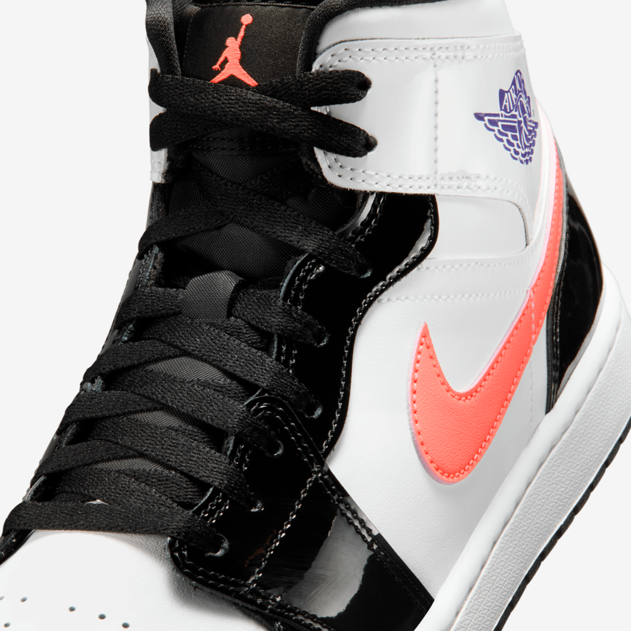 Jordan Air Jordan 1 Mid SE Image 7 of 8. Tap to open photo gallery.