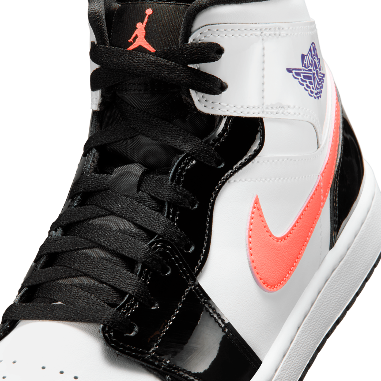Jordan Air Jordan 1 Mid SE Image 7 of 8. Tap to open photo gallery.