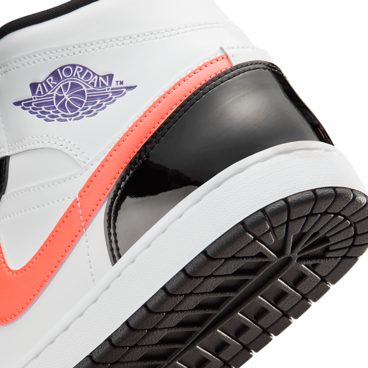 Jordan Air Jordan 1 Mid SE Image 8 of 8. Tap to open photo gallery.
