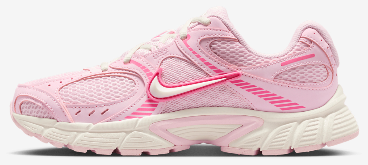 Nike V5 RNR Image 2 of 5. Tap to open photo gallery.