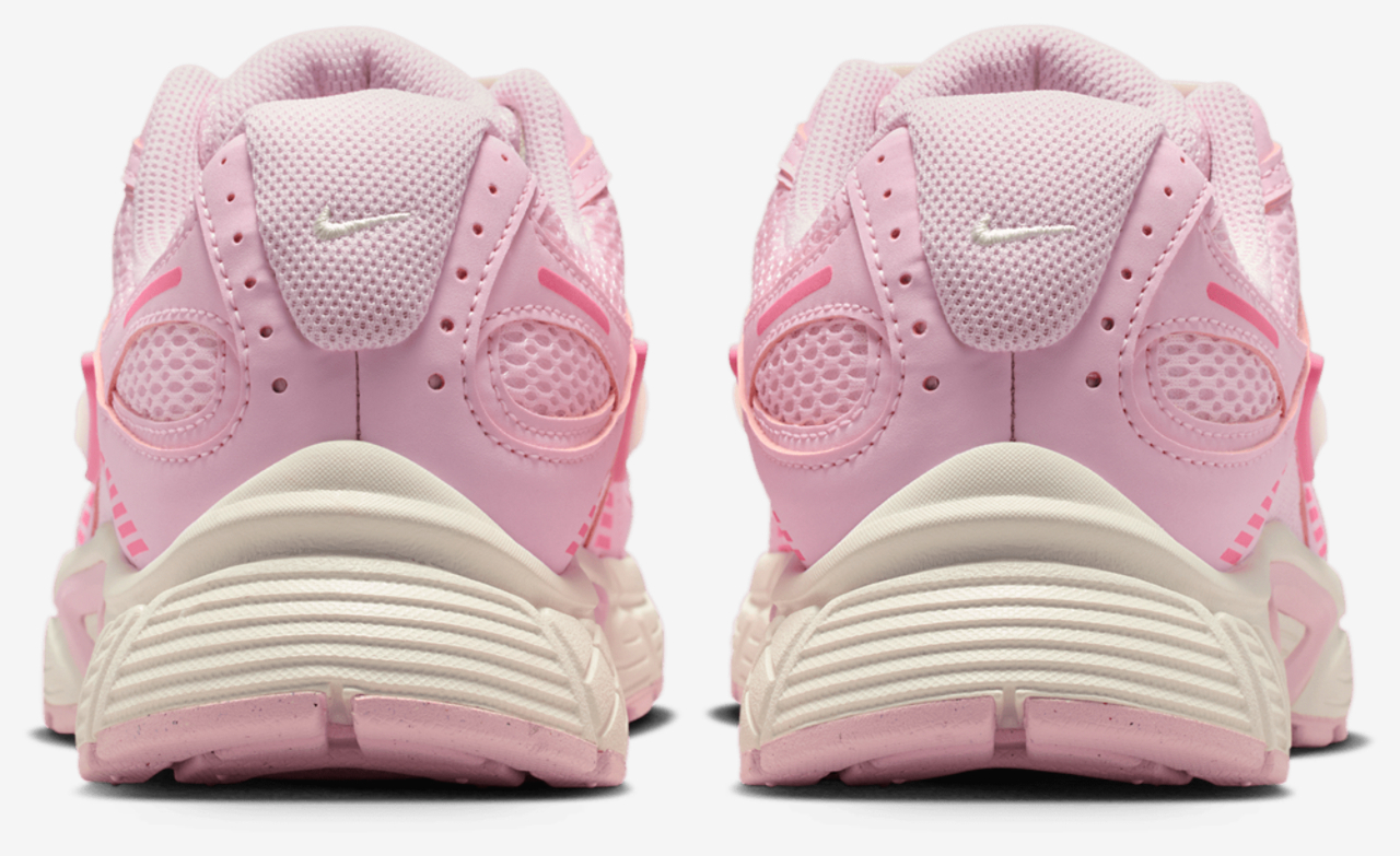 Nike V5 RNR Image 3 of 5. Tap to open photo gallery.