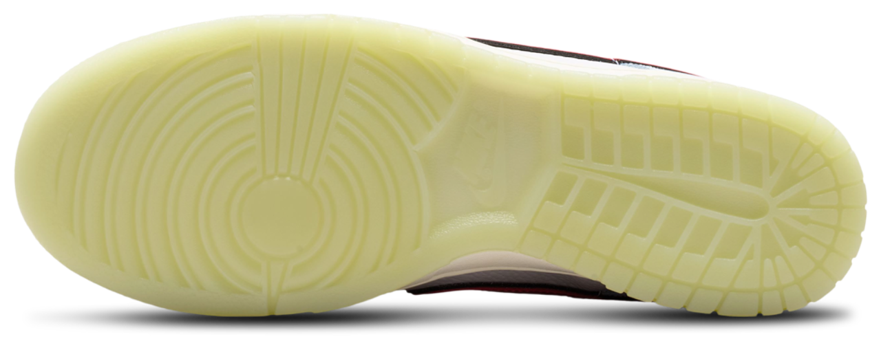 Nike Dunk Low Patent Leather Image 5 of 5. Tap to open photo gallery.