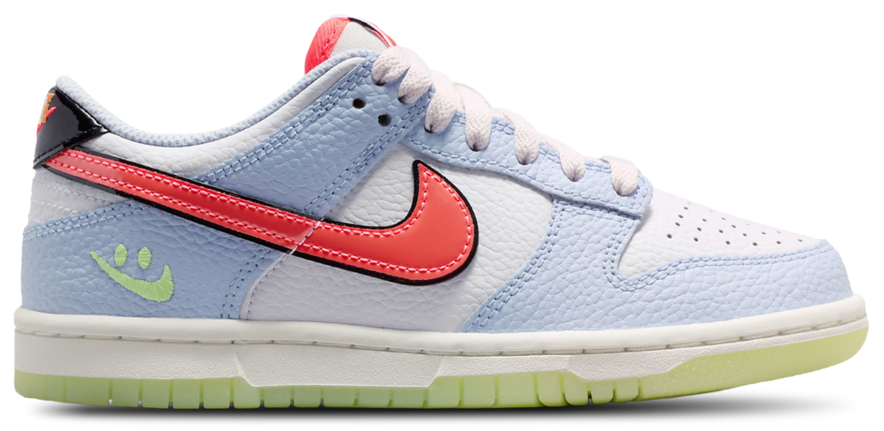 Nike Dunk Low Image 1 of 6. Tap to open photo gallery.