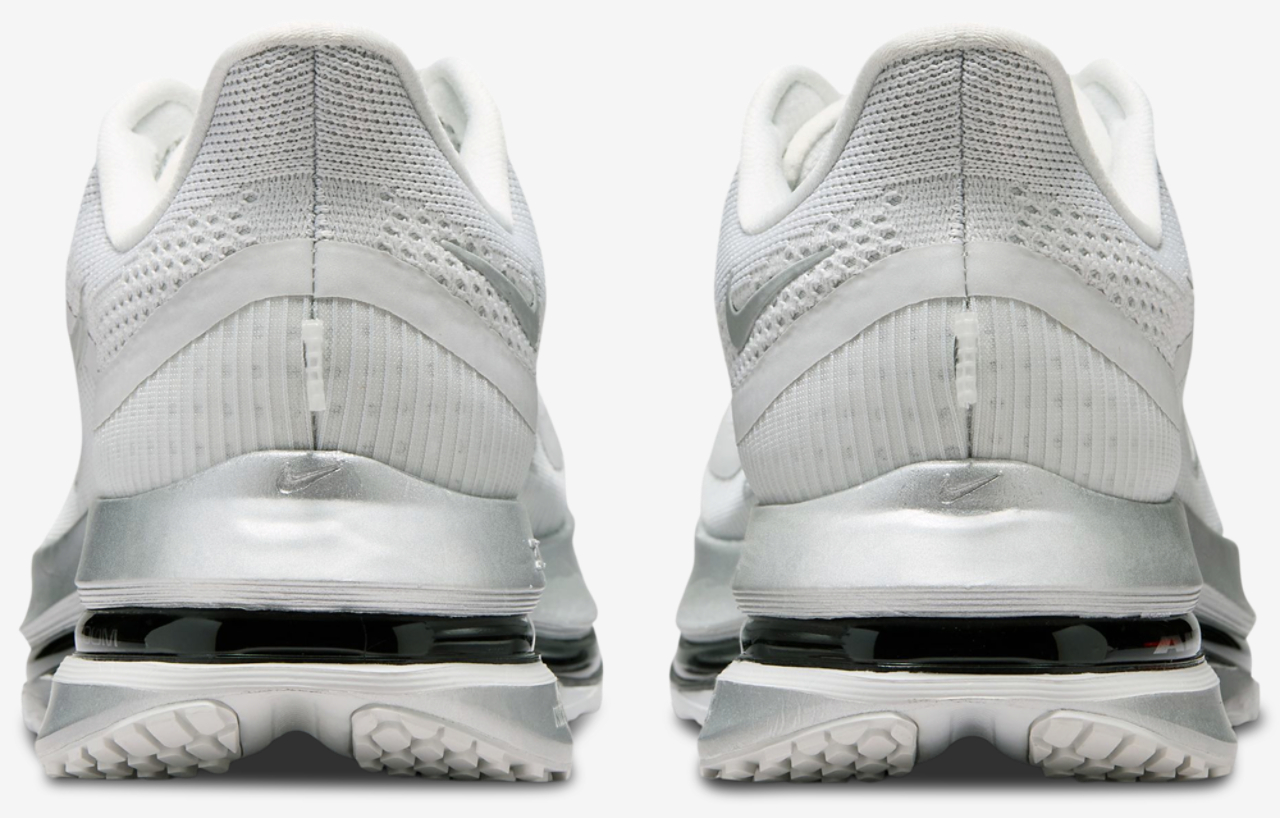 Nike Pegasus Premium RR Image 3 of 6. Tap to open photo gallery.