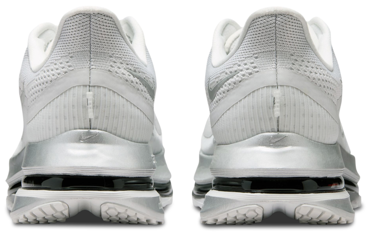 Nike Pegasus Premium RR Image 3 of 6. Tap to open photo gallery.