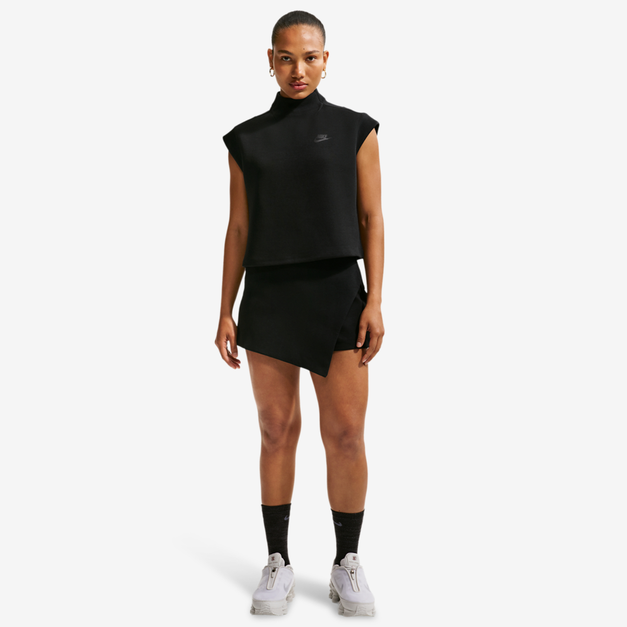 Nike NSW Tech Fleece SS Top Image 3 of 4. Tap to open photo gallery.