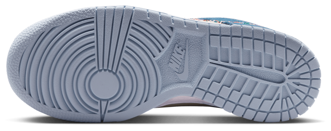 Nike Dunk Low Image 5 of 5. Tap to open photo gallery.