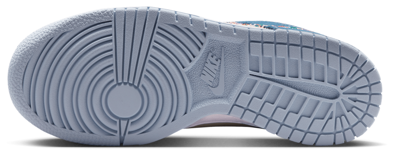Nike Dunk Low Image 5 of 5. Tap to open photo gallery.