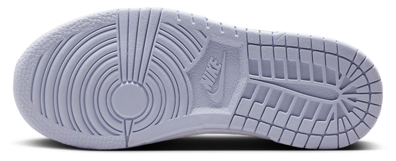 Nike Dunk Low Image 5 of 5. Tap to open photo gallery.
