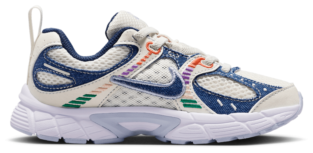 Nike V5 RNR Image 1 of 5. Tap to open photo gallery.