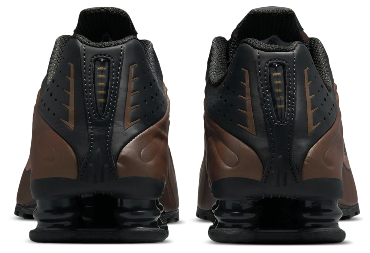 パンダ　NIKE ショックス R4 ☆NIKE☆大人気☆SHOX R4 / ショックスR4☆追跡可 (Nike